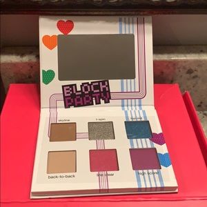 Tetris eye shadow